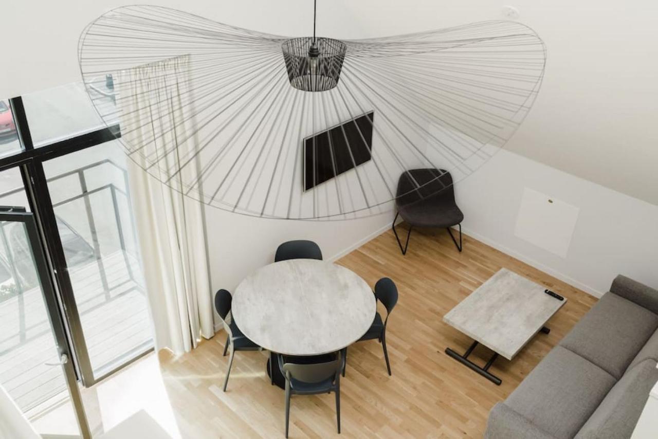 Sk67 Modern And Bright Loft With Free Parking Lejlighed Lidingö Eksteriør billede